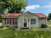 Building Photo - COMING SOON!!  3 Bedroom, 1 Bath Home Available Now!
