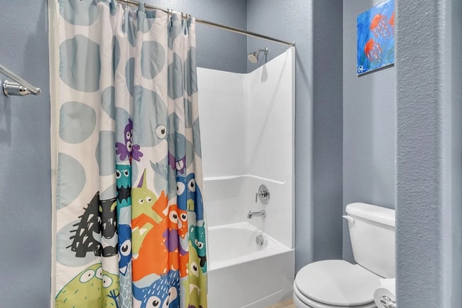 Building Photo - Beautiful Energy Efficient Hayward Townhome w/ Modern Updates