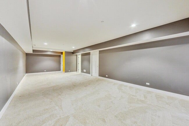 Building Photo - 8101 Floral Ave