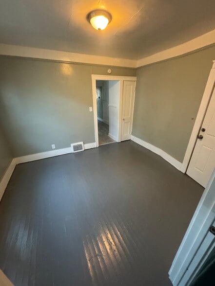Building Photo - 6405 Tuxedo St