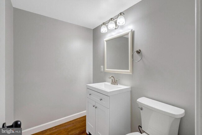 Building Photo - 6805 Reynard Dr