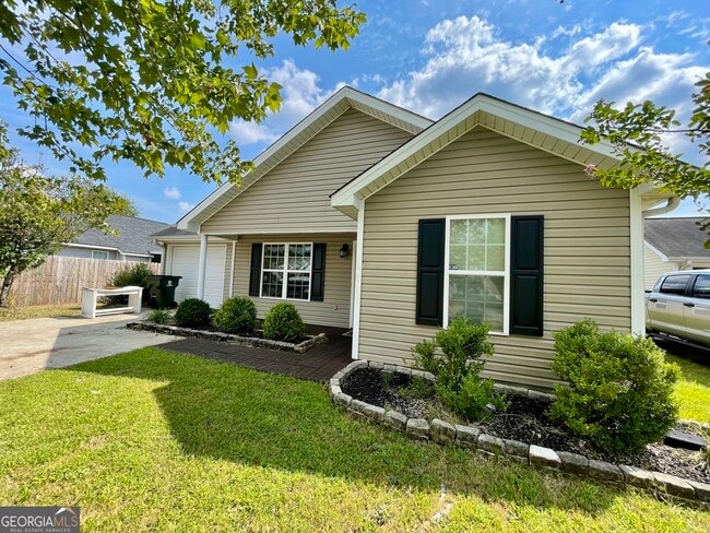 Building Photo - 207 Grand Ave