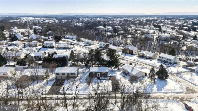 Building Photo - 110 Elaine Dr