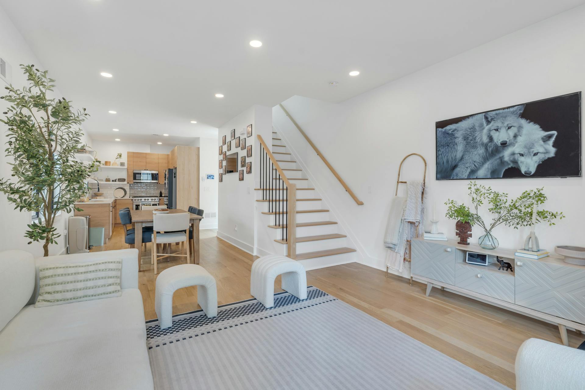 Building Photo - 71 Mission St