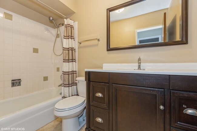 Building Photo - 720 Maple Ave