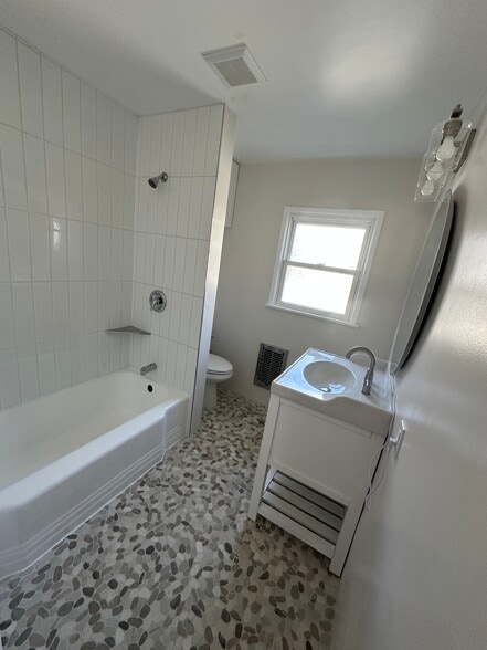 Hall Bathroom with Tub - 1033 Pearl St
