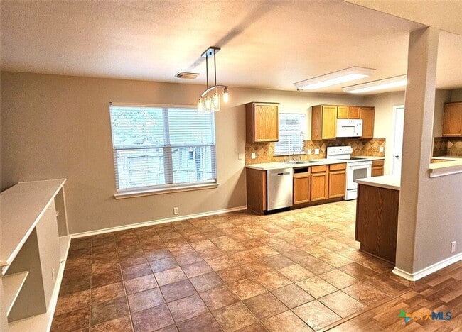 Building Photo - 1715 Mountain Brook