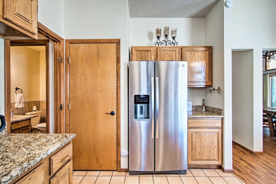 Building Photo - 1740 High Pine Dr