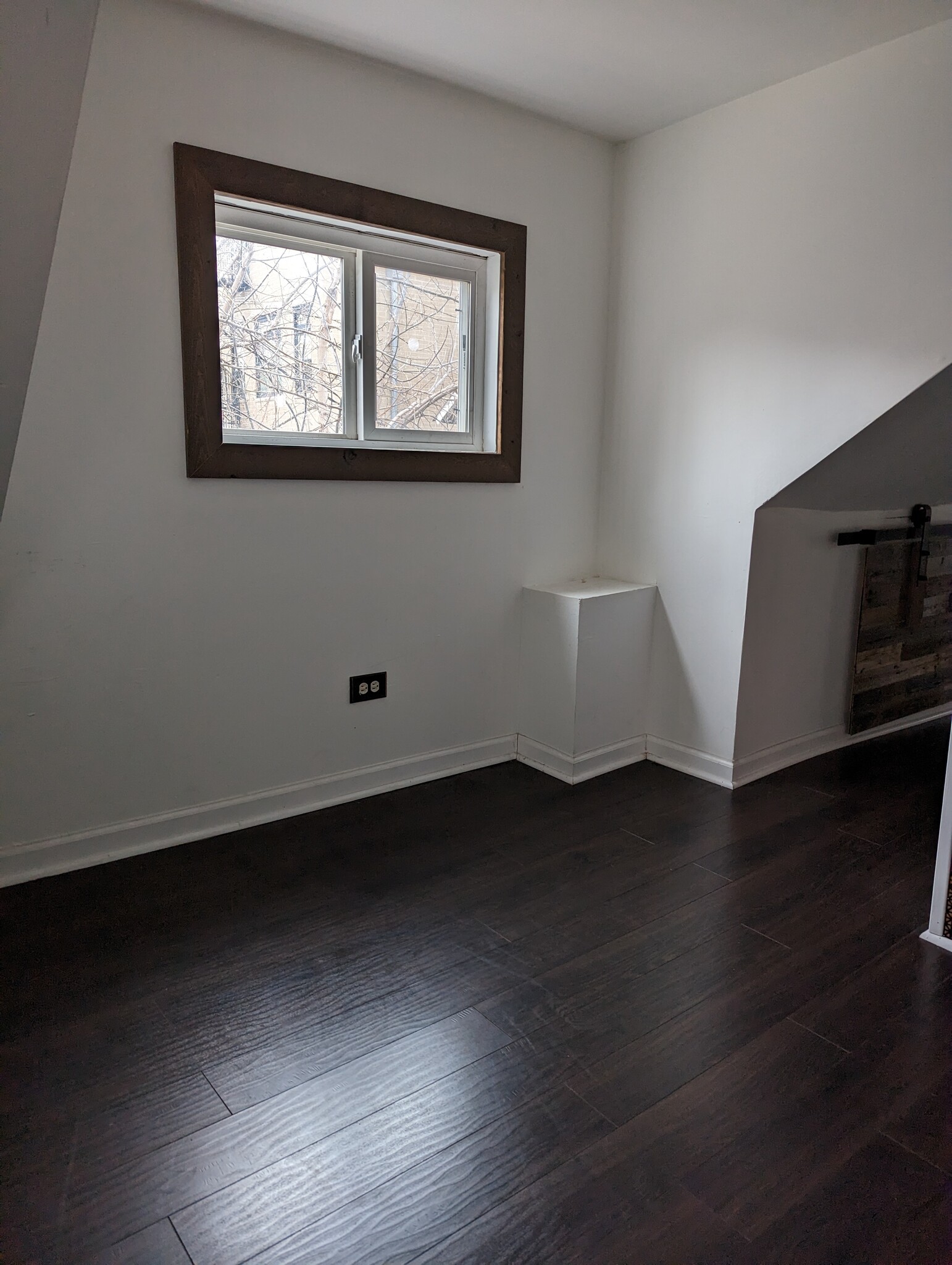 Loft Space - 1720 S Clinton St