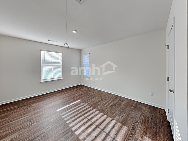 Building Photo - 5029 Twin River Dr