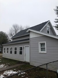 Building Photo - 3 bedroom Home in Mulberry! Small town liv...