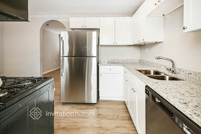 Building Photo - 415 Cheyenne Dr