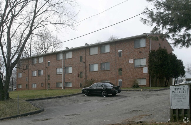 Building Photo - 5704 Seymour Ave