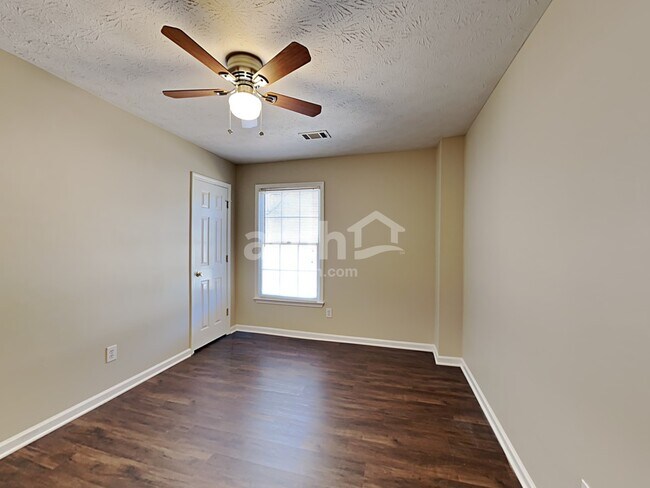 Building Photo - 3115 Elizabeth Ln