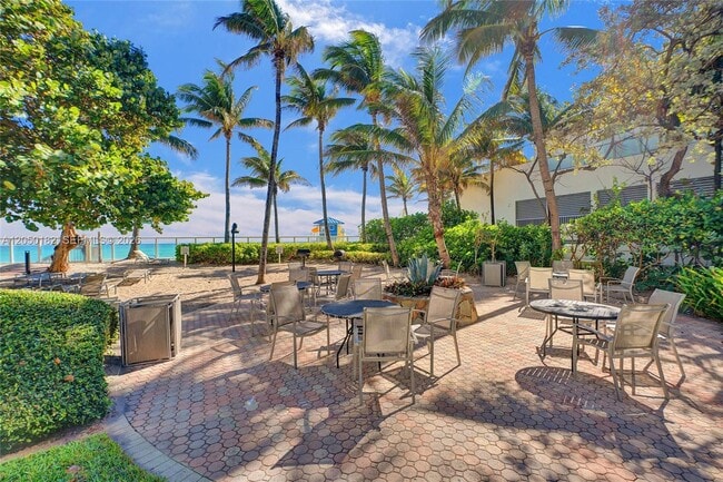Building Photo - 3000 S Ocean Dr