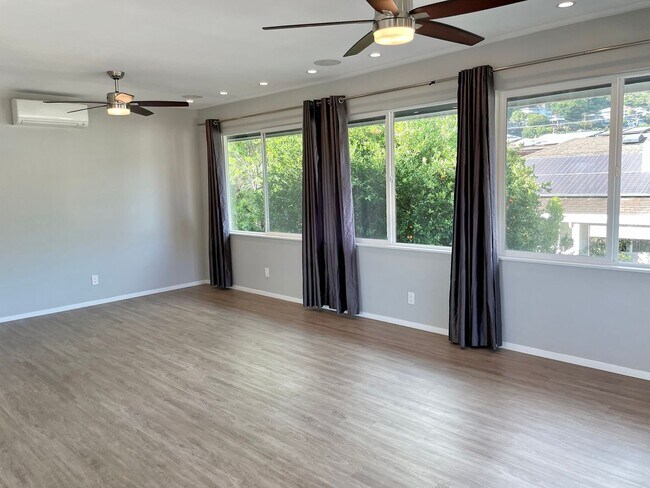 Building Photo - 2134 Kanealii Ave