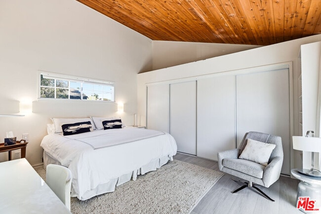 Building Photo - 469 Sherman Ave