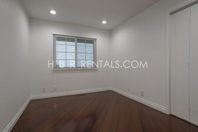 Building Photo - Single Story Charming 3-Bedroom Pleasanton...