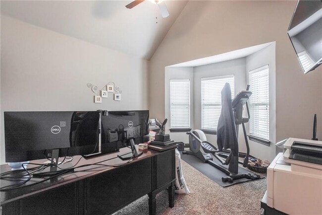 Building Photo - Stunning home in Deer Creek Schools!