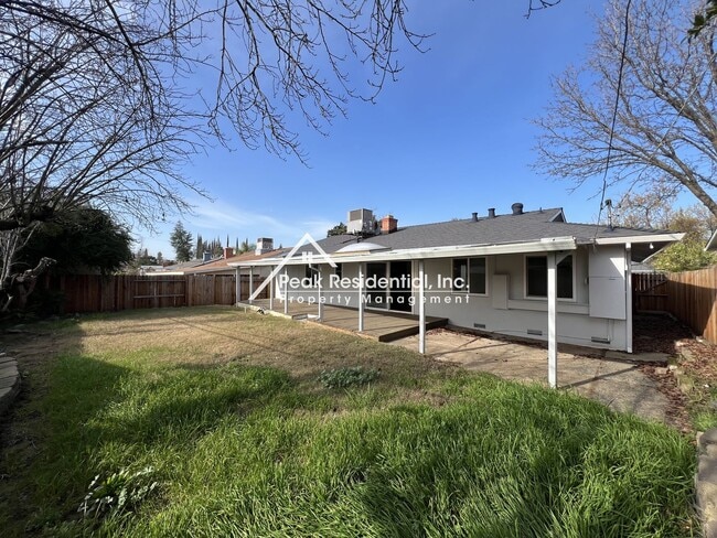 Building Photo - Updated 3bd/2ba Foothill Farms Home
