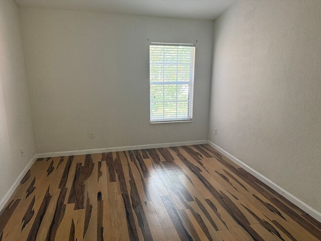 Building Photo - 3 Bed 2.5 Bath Townhouse For Rent in Metro...