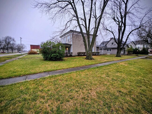 Building Photo - 114 N 3rd St