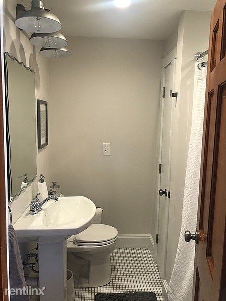 Building Photo - 2 br, 1 bath Apartment - 134 Ridgewood Road