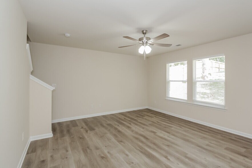 Building Photo - 7810 Shadow Lawn Rd