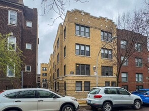 Building Photo - 837 W Cornelia Ave