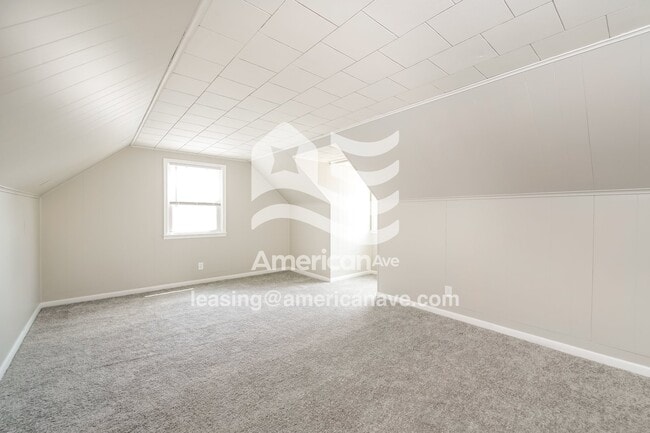 Building Photo - 2170 Parkview Pl
