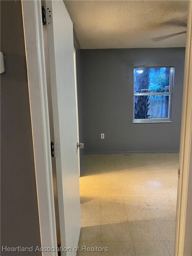 Building Photo - 1521 Bassage Rd