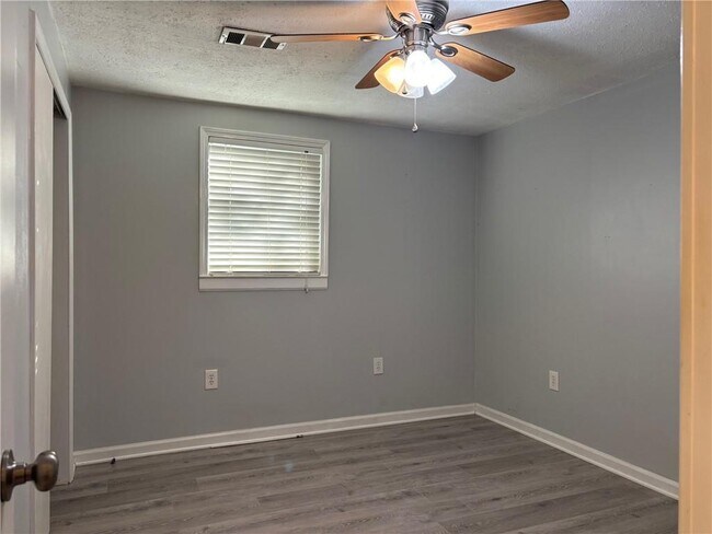 Building Photo - 209 Evans Cook Ct
