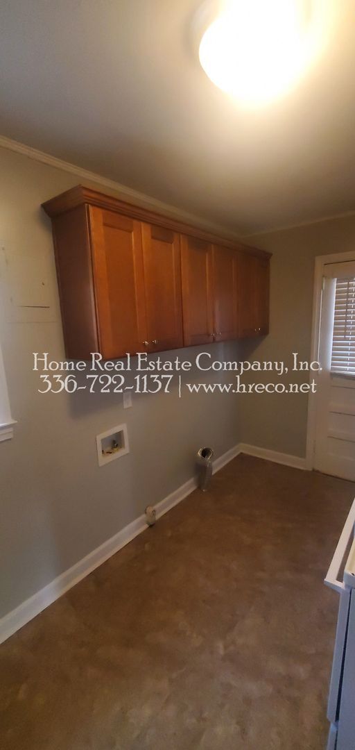 Building Photo - 520 Lester Ln