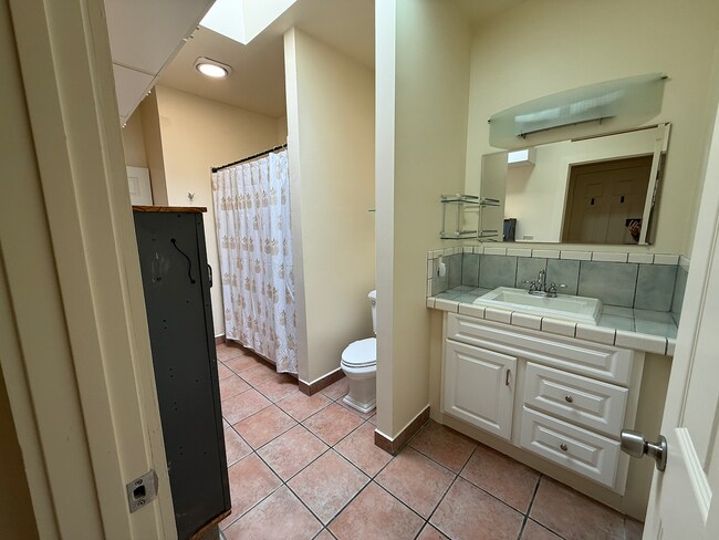 Building Photo - 5529 Beaudry St