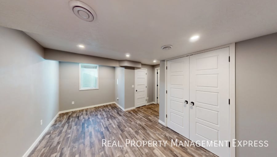 Building Photo - Cozy 3 bedroom 2 bathroom home