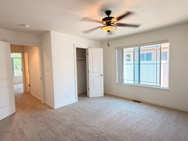 Building Photo - GORGEOUS 3Bed 2Bath 3Car Garage in NorthEast GJ!!!!!