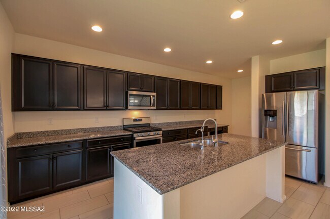 Building Photo - 6762 E Via Arroyo Largo