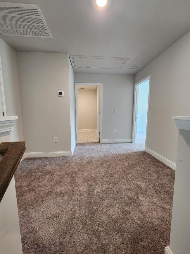 Building Photo - 4044 Dewberry Ln