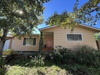 Building Photo - Classic Comfort Meets Modern Style in This...