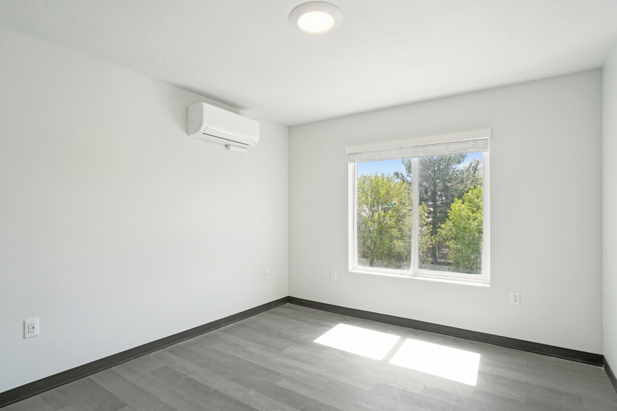 Building Photo - 1326 S 500 E