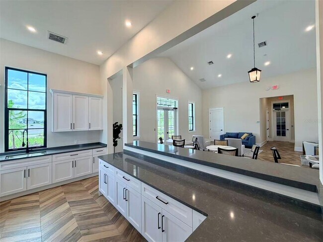 Building Photo - 1307 Broward Dr
