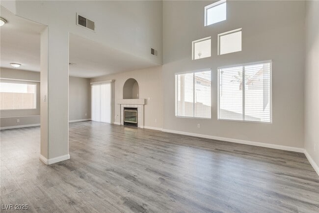 Building Photo - 7816 Calico Flower Ave
