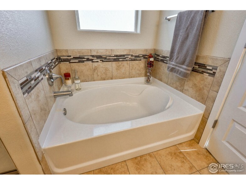 Building Photo - 2980 Hydra Dr