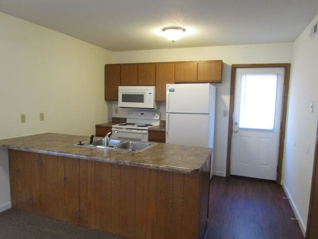 Building Photo - 3550-3552 Prescott Dr.