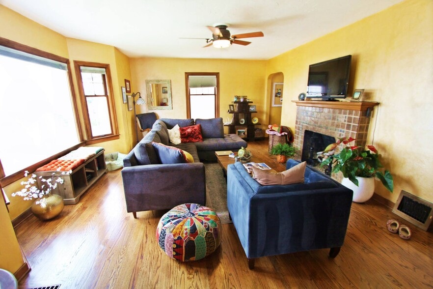 Living Room - 5714 SW Winthrop St