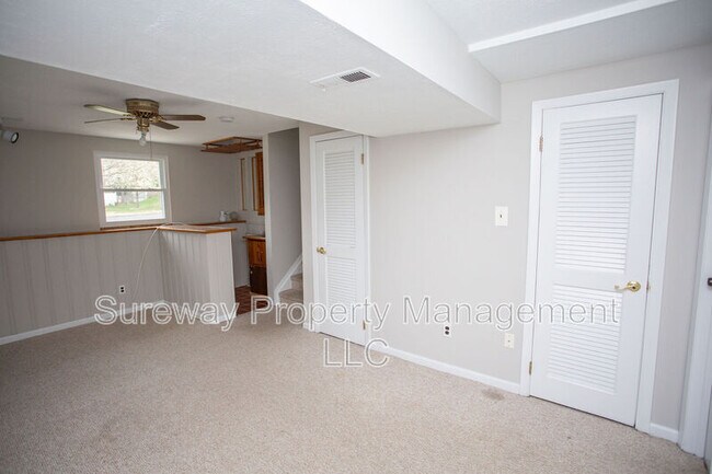 Building Photo - 57 Lady Diana Cir