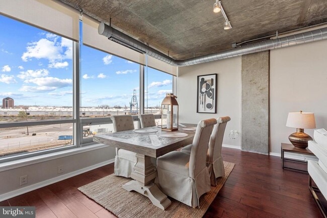 Primary Photo - 1200 Steuart St