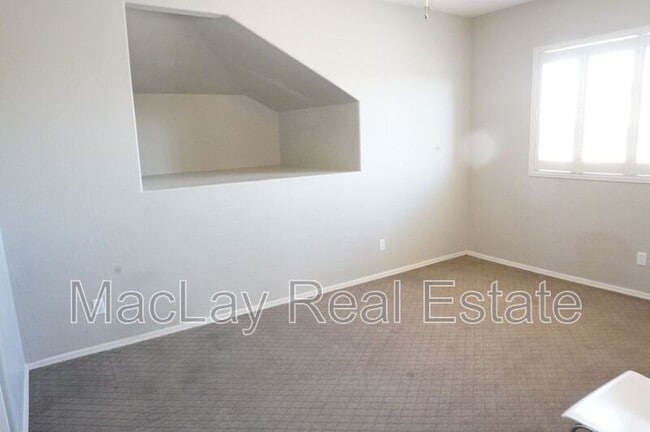 Building Photo - 15410 S 17th Ln