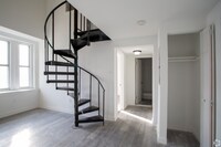 Building Photo - 5225 Schuyler St