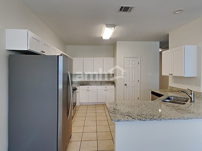 Building Photo - 24827 Crescent Run